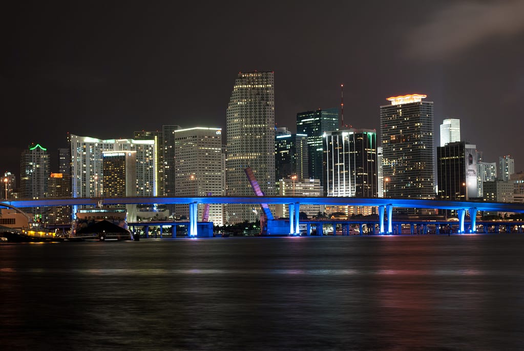pexels-elvis-vasquez-421655 - Lawyer Connection What To Do When You Get In To A Car Accident In Miami Lawyer Connection